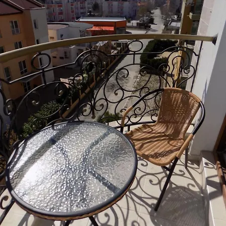 Cozy Studio In Harmony Suites-monte Carlo 써니비치